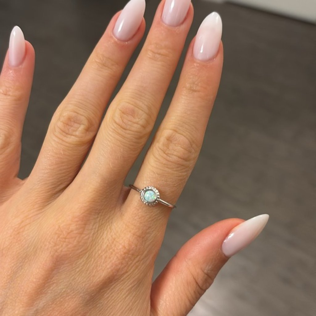 The Chelsea Sz 7 Sterling Silver Opal Round Circular Ring